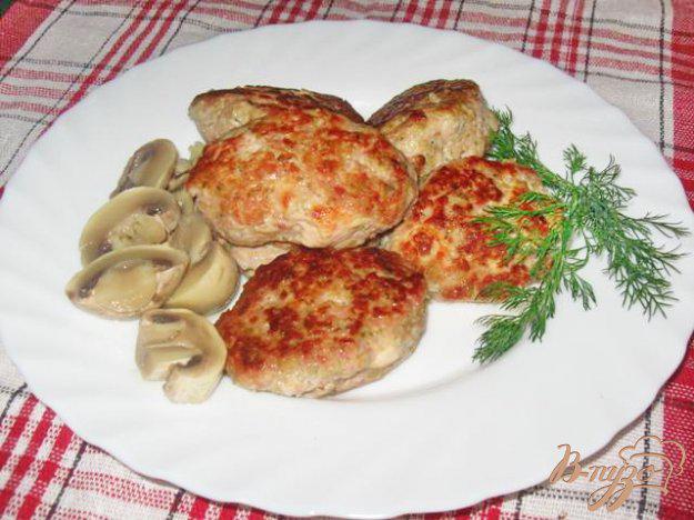 фото рецепта: Котлеты с брокколи, сыром и кусочками филе