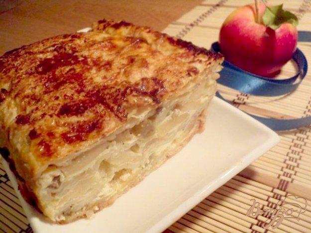 фото рецепта: Пирог из лаваша с яблоками и виноградом