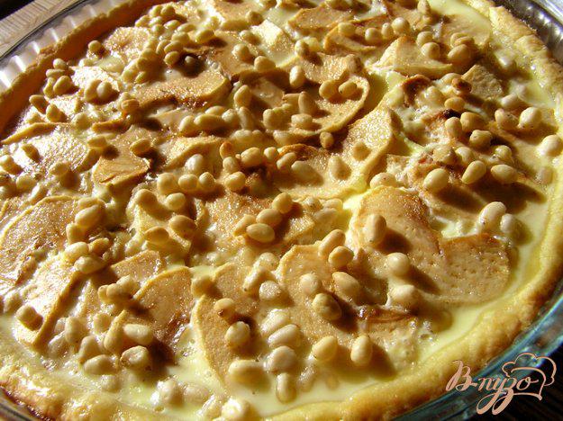 фото рецепта: Яблочный пирог с кедровыми орешками
