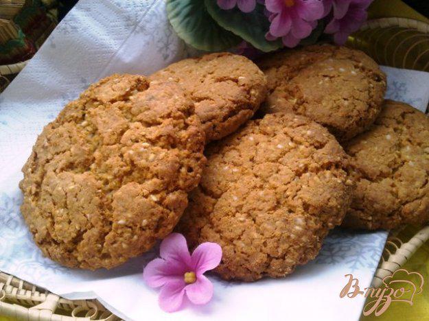 фото рецепта: Овсяное печенье с кунжутом