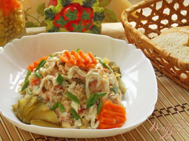 фото рецепта: Салат с отварной семгой «Белое море»