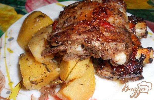 фото рецепта: Картошка с ребрышками в духовке