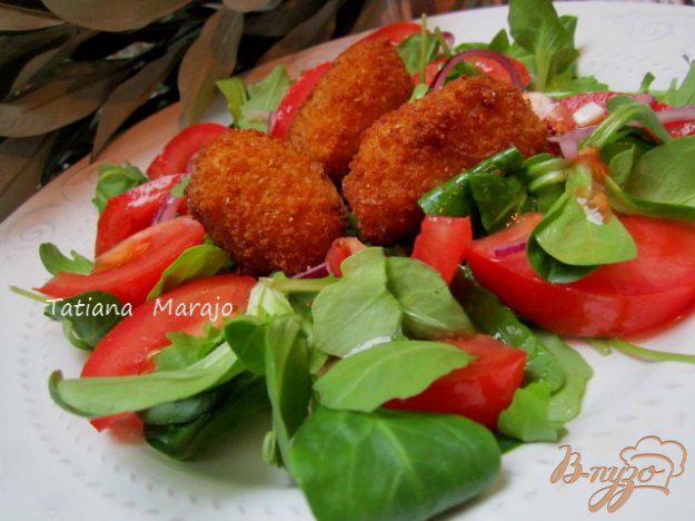 фото рецепта: Салат с жаренной моцареллой и томатами