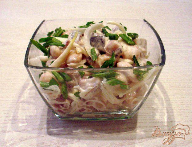 фото рецепта: Салат из фасоли с сельдью