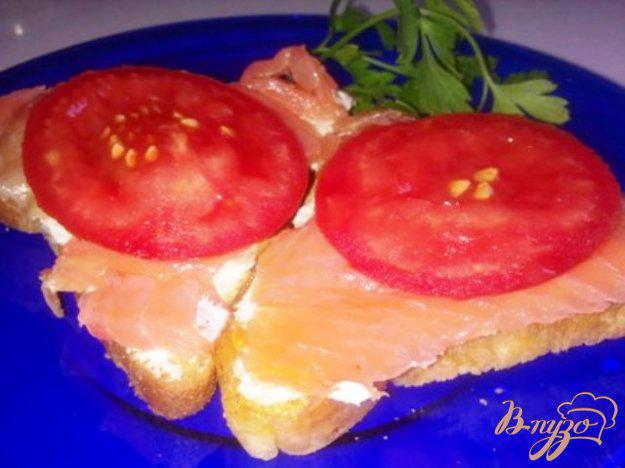 фото рецепта: Бутерброды с форелью и сливочным сыром