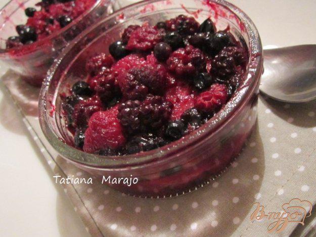 фото рецепта: Теплый десерт с ягодами