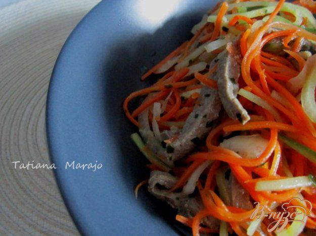 фото рецепта: Морковный салат с говяжей печенью