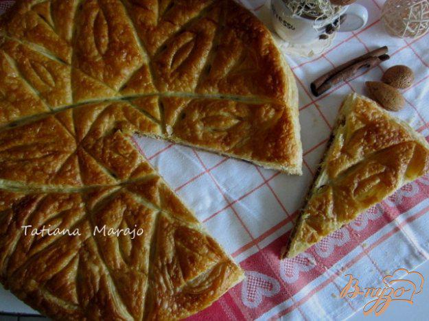 фото рецепта: Пирог с франжипаном из лесного ореха