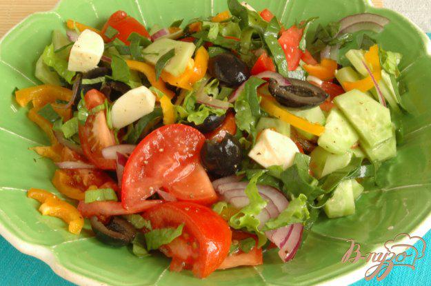фото рецепта: Греческий салат со шпинатом