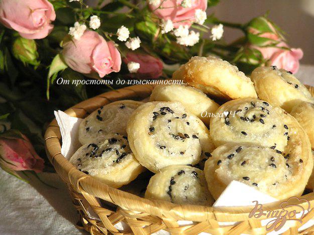 фото рецепта: Слоеное печенье с кунжутом