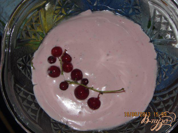 фото рецепта: Творожный десерт с красной смородиной