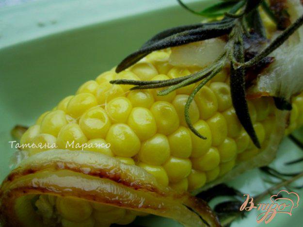 фото рецепта: Запеченая кукуруза с розмарином
