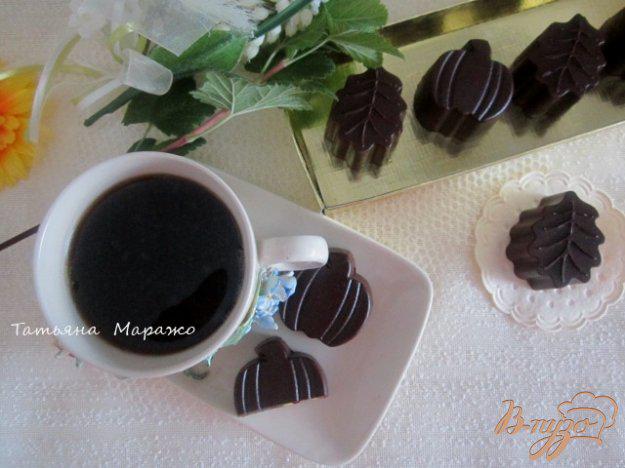 фото рецепта: Шоколадные конфеты с лимонным кремом и вишневым конфитюром