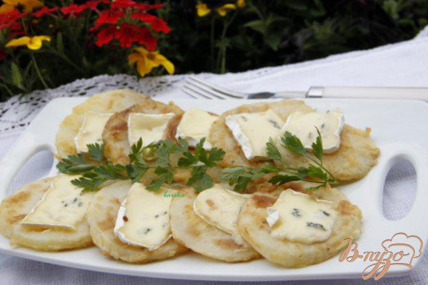 фото рецепта: Жареная кольраби с сыром Дорблю