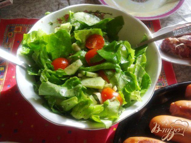 фото рецепта: Салат латук  с помидорами черри