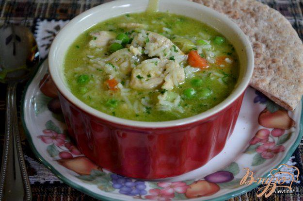 фото рецепта: Суп куриный с зеленым горошком