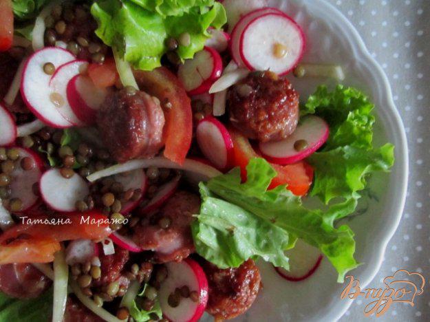 фото рецепта: Салат с овощами и обжаренными сардельками