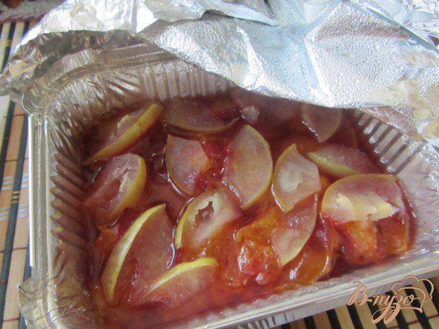 фото рецепта: Запеченные яблоки со сливами