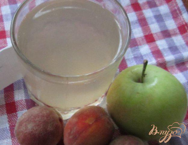 фото рецепта: Яблочно-персиковый компот