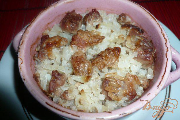 фото рецепта: Рисовая каша с мясом в горшочке