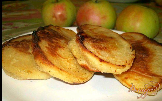 фото рецепта: Жареные пирожки с яблоками на кефирном тесте