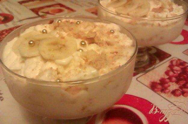фото рецепта: Банановый десерт с мороженым и печеньем
