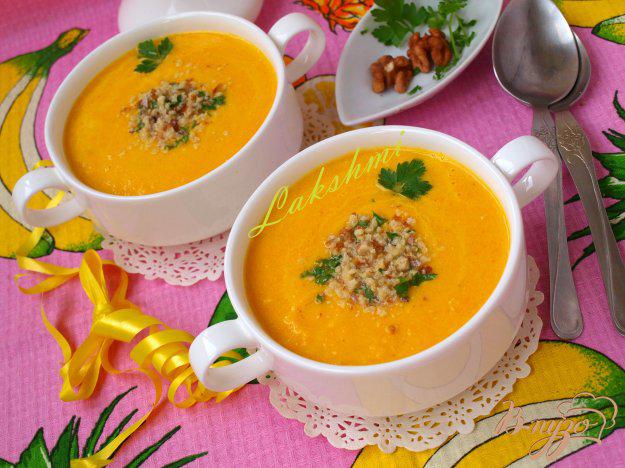фото рецепта: Морковно-ананасовый суп-пюре с карри