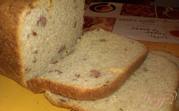 фото рецепта: Хлеб с копчеными колбасками сыром и чесноком