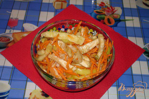 фото рецепта: Острый салат из синенький и морковки