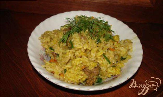 фото рецепта: Мясо с гарниром из риса, с черносливом и черемшой