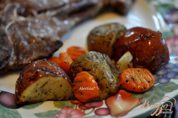 фото рецепта: Картофель с тимьяном и розмарином в пакете