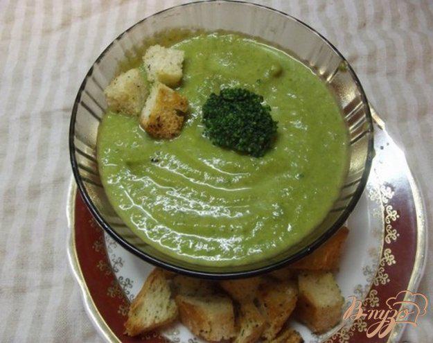 фото рецепта: Крем-суп из брокколи с сухариками