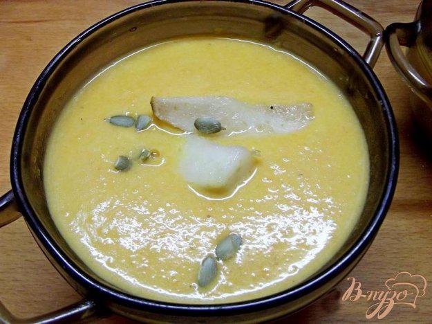 фото рецепта: Крем-суп из тыквы с грушей
