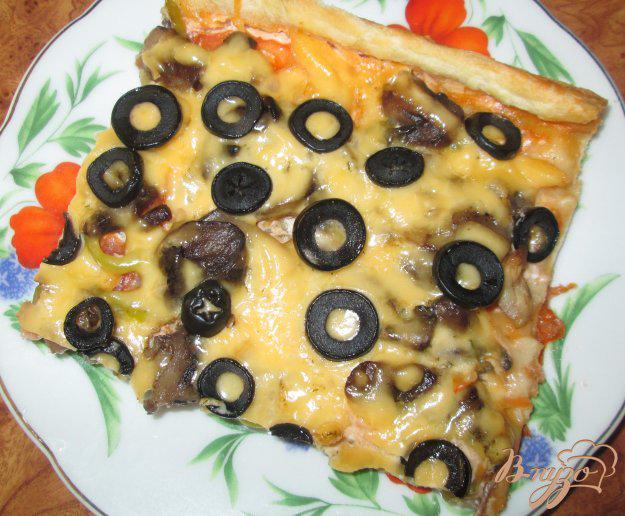 фото рецепта: Пицца с шампиньонами и болгарским перцем