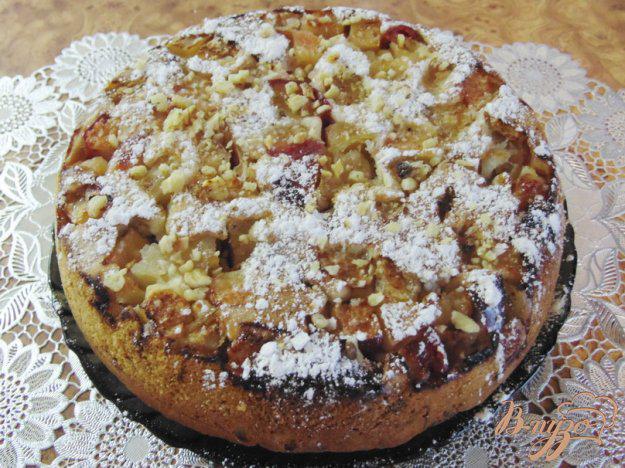 фото рецепта: Пирог яблочный с грецкими орехами