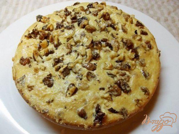 фото рецепта: Пирог на кислом молоке с грецкими орехами