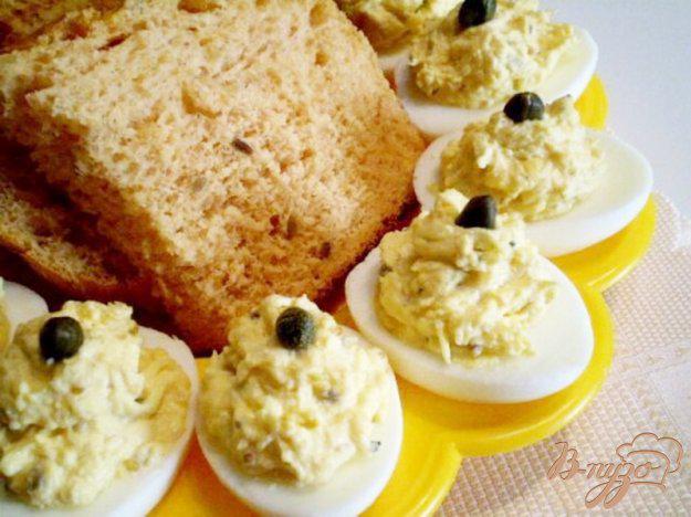 фото рецепта: Яйца фаршированные каперсами и дайконом