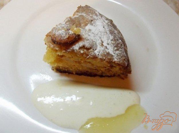 фото рецепта: Яблочный пирог с миндалем