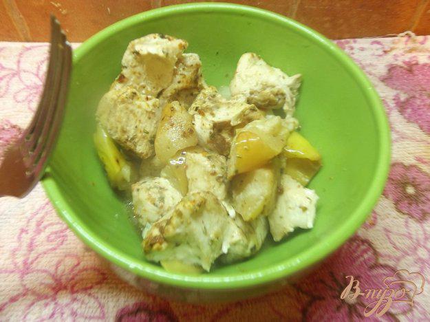 фото рецепта: Куриное филе в рукаве с яблоками
