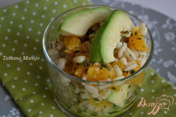 фото рецепта: Салат с перловкой , апельсинами и авокадо