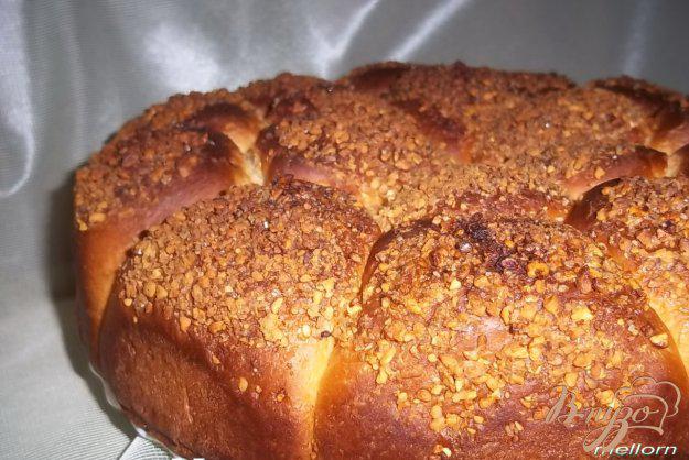 фото рецепта: Пирог с карамельно-ореховой посыпкой