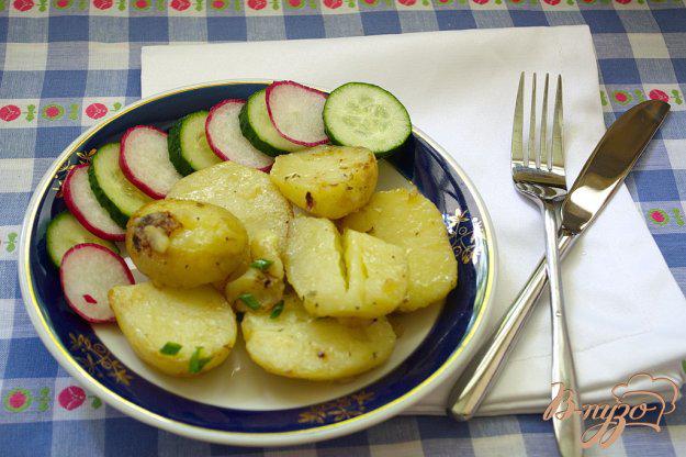 фото рецепта: Молодая картошка в сковородке