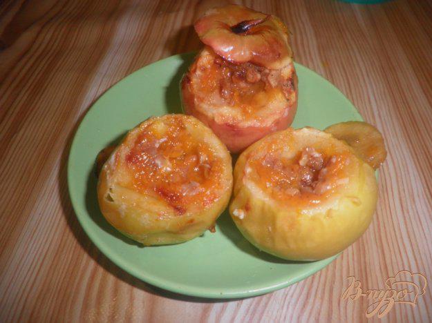 фото рецепта: Запеченные яблоки с вареньем и орехами