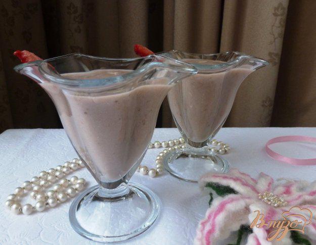 фото рецепта: Густой коктейль из ягод на ореховом молоке