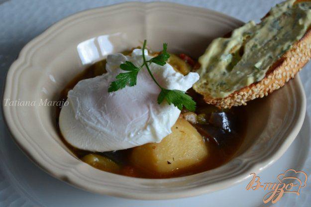 фото рецепта: Овощное рагу по-провансальски с яйцом пашот
