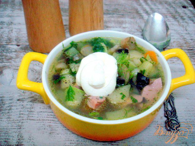 фото рецепта: Овощной суп с кабачками и сардельками