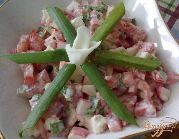 фото рецепта: Салат с крабовым мясом и чесноком