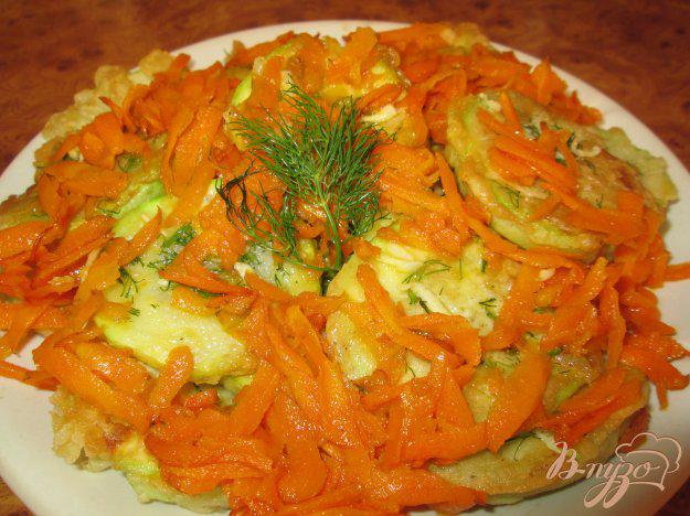 фото рецепта: Кабачки в кляре с чесноком и морковью