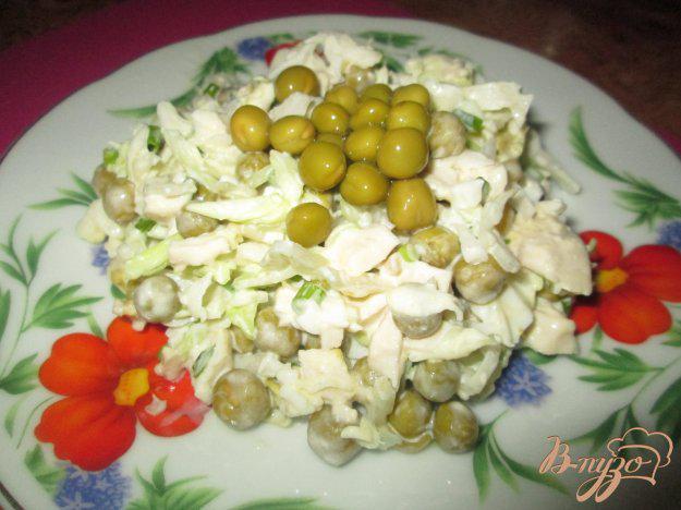 фото рецепта: Салат с капустой, яйцом и курицей