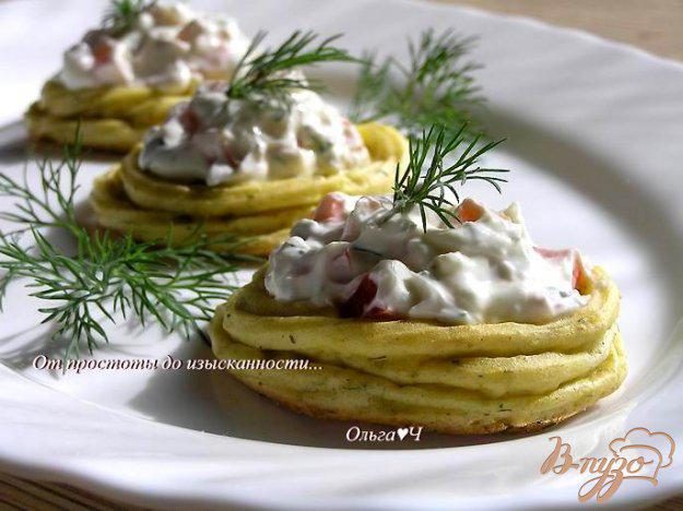 фото рецепта: Картофельные гнезда с творожным сыром и сладким перцем